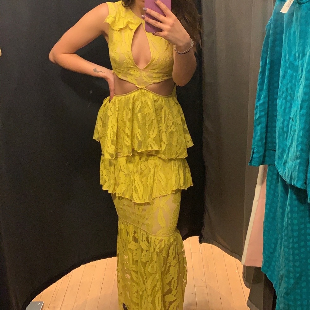 Pretty Little Thing lace dress